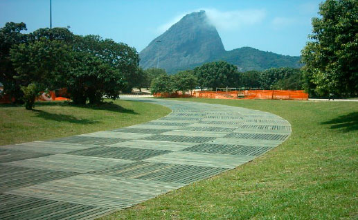 COBERTURA DO RIO CARIOCA E LIMPEZA DA CALHA NO SEU TRECHO FINAL